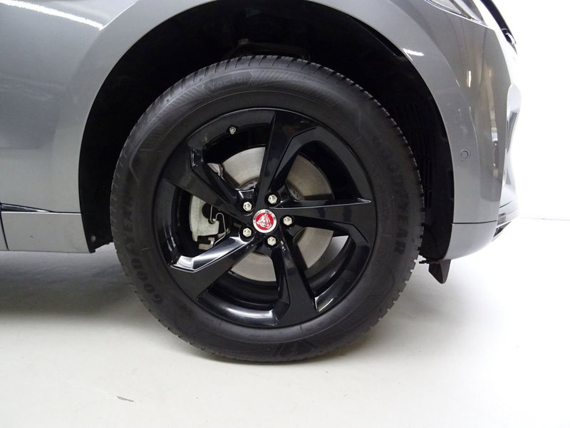 Jaguar F-Pace usata a Como (9)