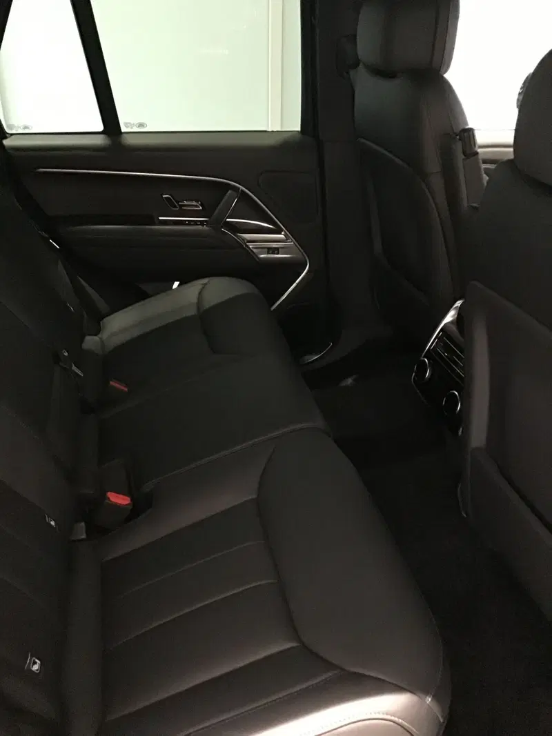 Land Rover Range Rover nuova a Genova (4)