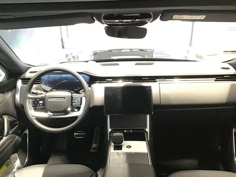 Land Rover Range Rover nuova a Genova (9)