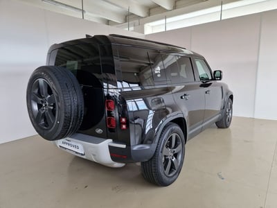 Land Rover Defender 110 3.0d i6 mhev X-Dynamic SE awd 200cv auto del 2022 usata a Modena