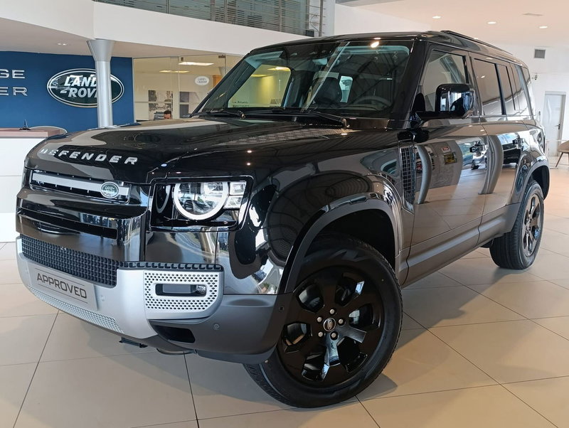 Land Rover Defender nuova a Pesaro-Urbino