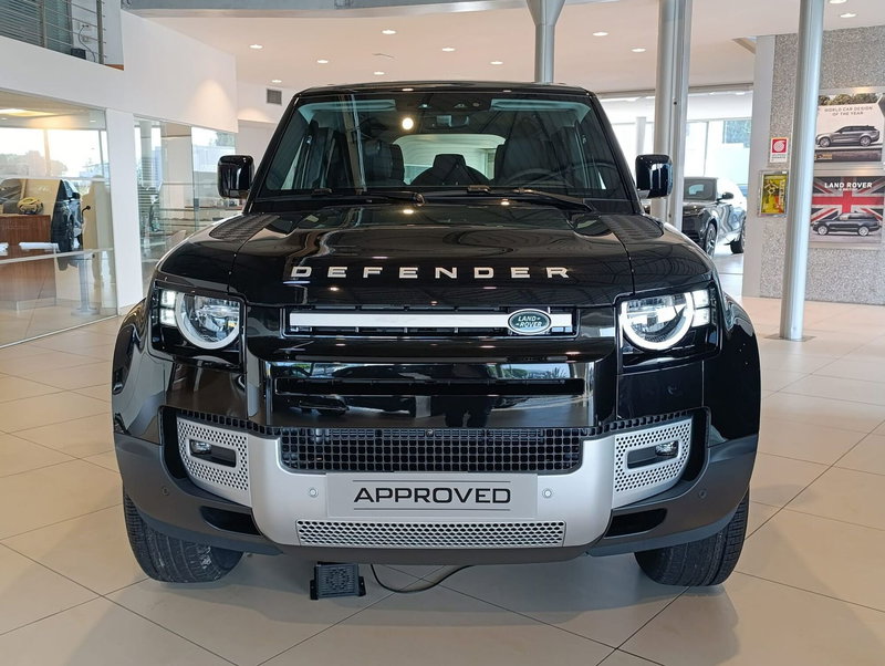 Land Rover Defender nuova a Pesaro-Urbino (8)