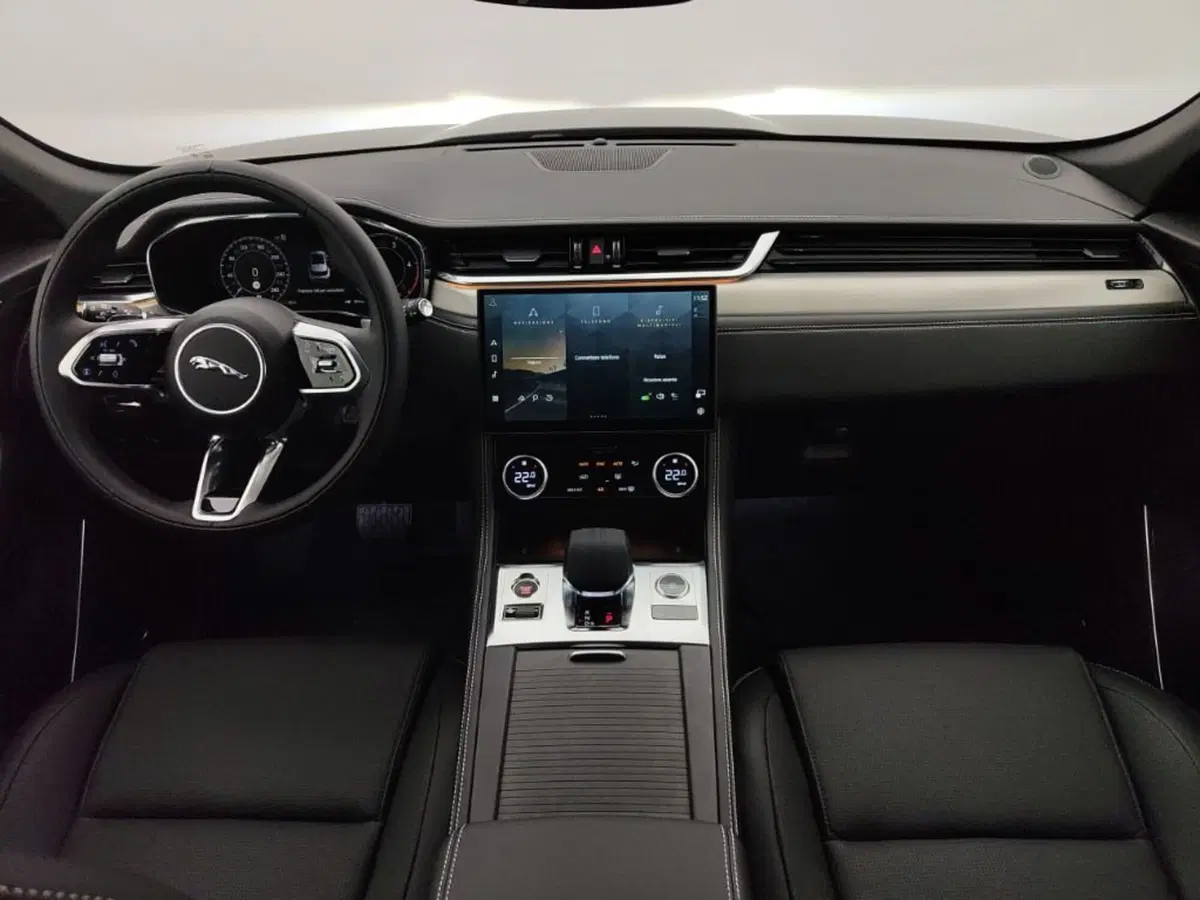 Jaguar F-Pace usata a Ragusa (3)
