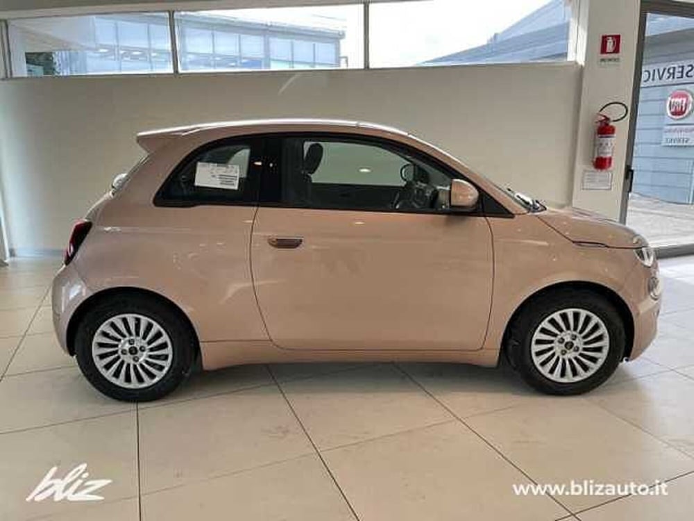 Fiat 500e nuova a Udine (6)