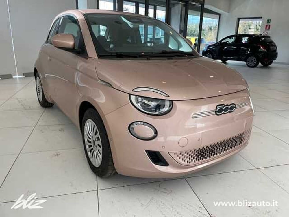 Fiat 500e nuova a Udine (7)