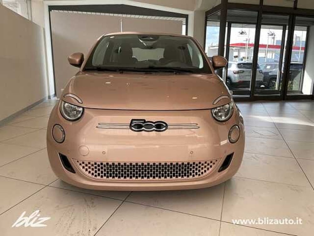 Fiat 500e nuova a Udine (8)