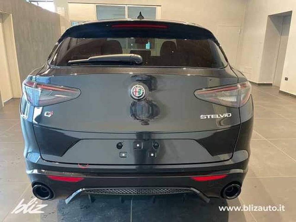 Alfa Romeo Stelvio nuova a Udine (4)