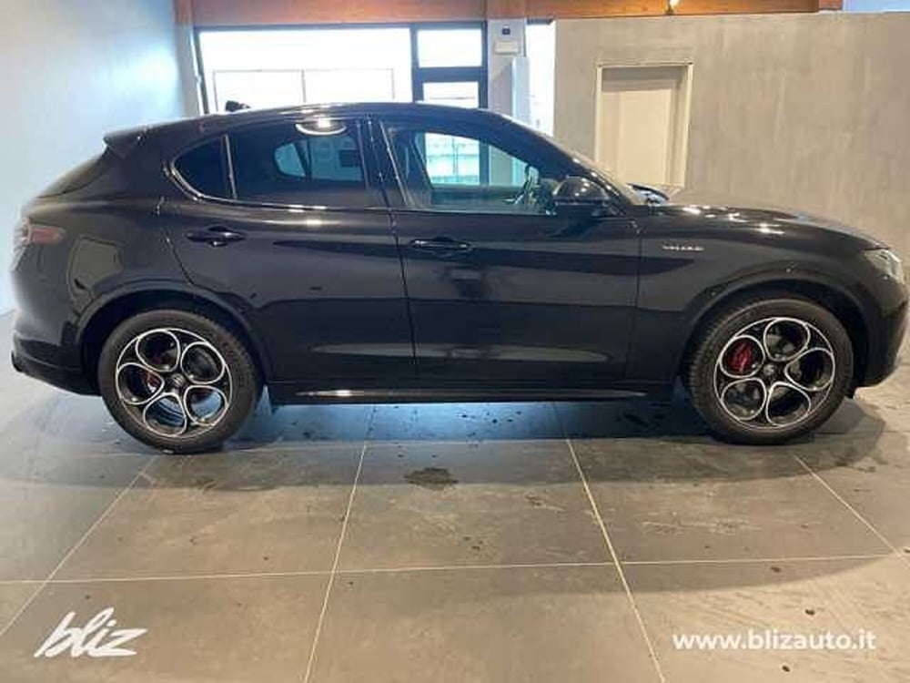 Alfa Romeo Stelvio nuova a Udine (6)