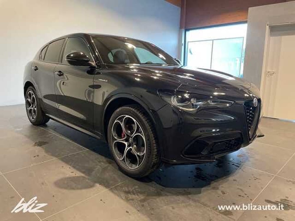 Alfa Romeo Stelvio nuova a Udine (7)