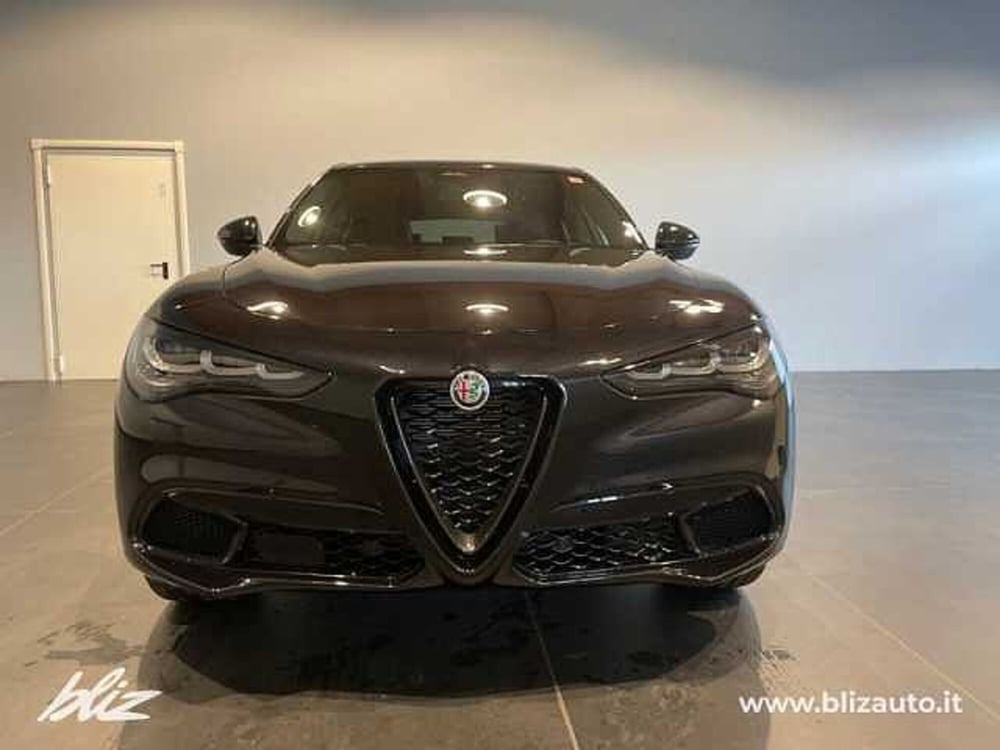 Alfa Romeo Stelvio nuova a Udine (8)