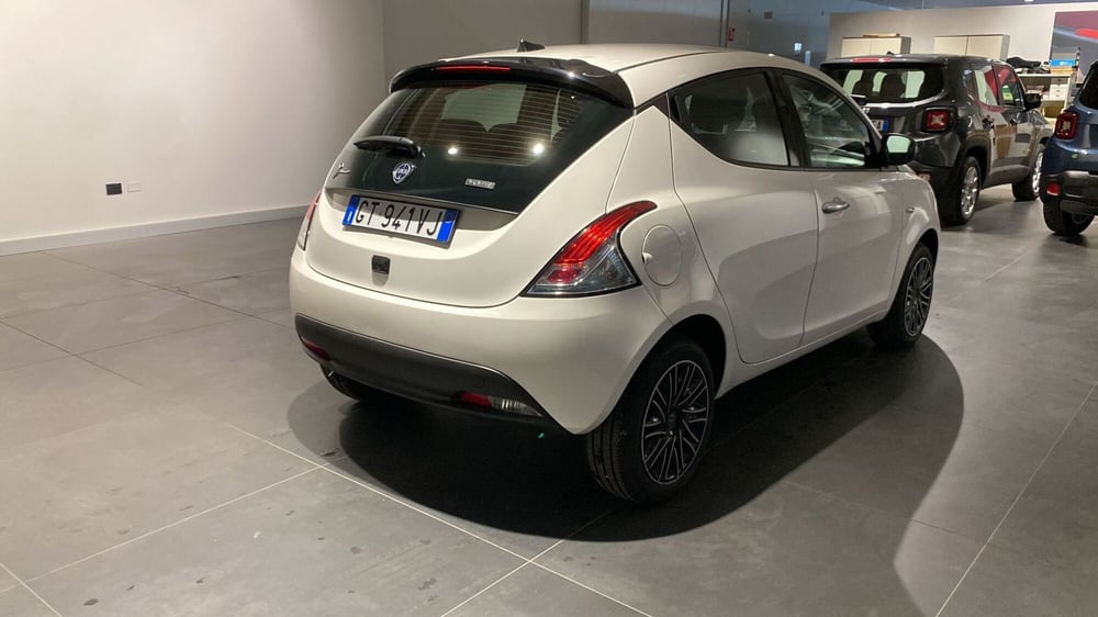 Lancia Ypsilon usata a Bergamo (4)