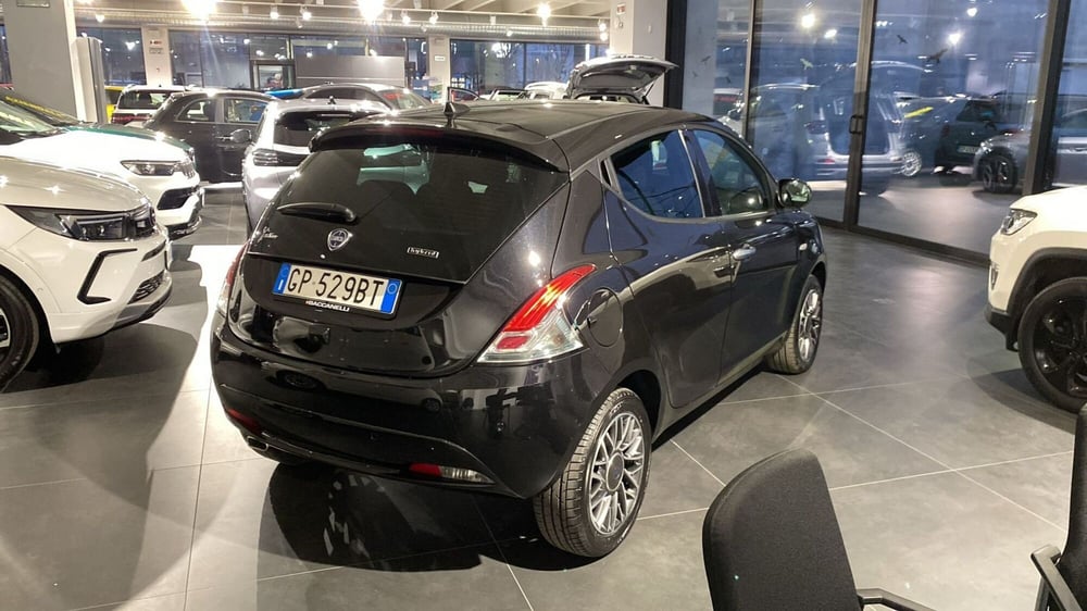 Lancia Ypsilon usata a Bergamo (4)