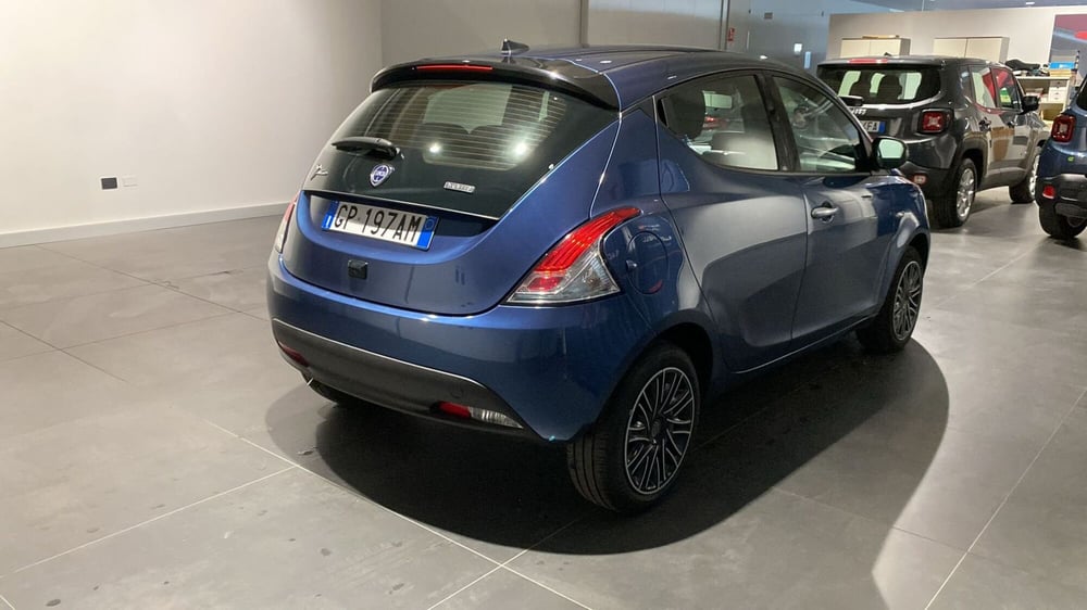 Lancia Ypsilon usata a Bergamo (4)