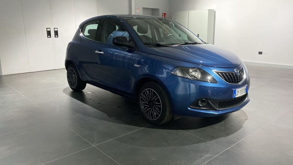 Lancia Ypsilon usata a Bergamo (5)