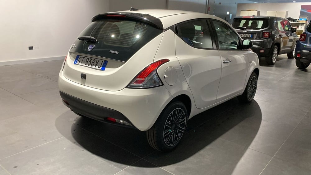 Lancia Ypsilon usata a Bergamo (4)