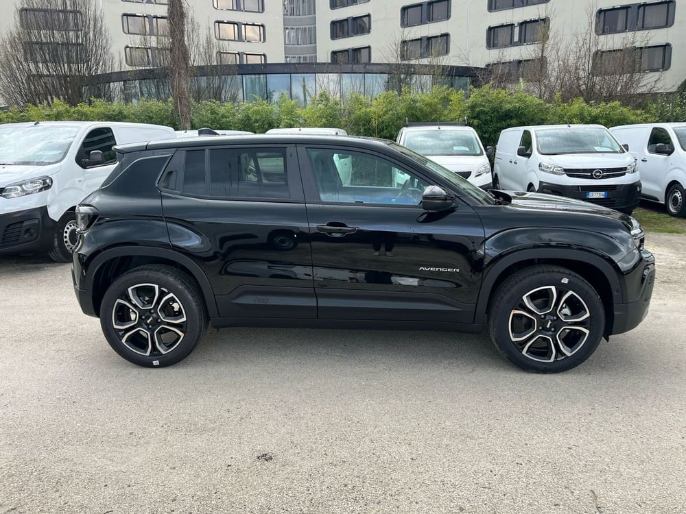 Jeep Avenger nuova a Milano (5)