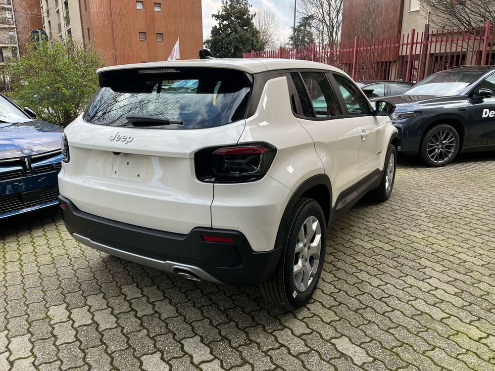 Jeep Avenger nuova a Milano (7)