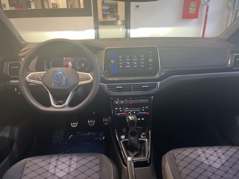 Volkswagen T-Cross nuova a Salerno (9)