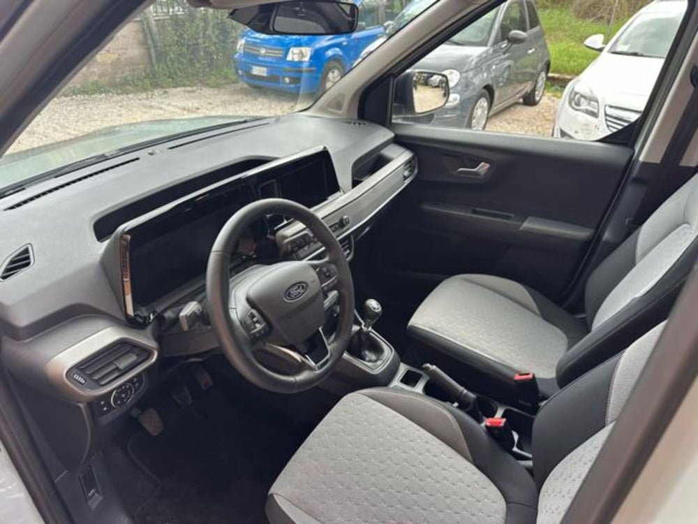 Ford Tourneo Courier usata a Roma (9)