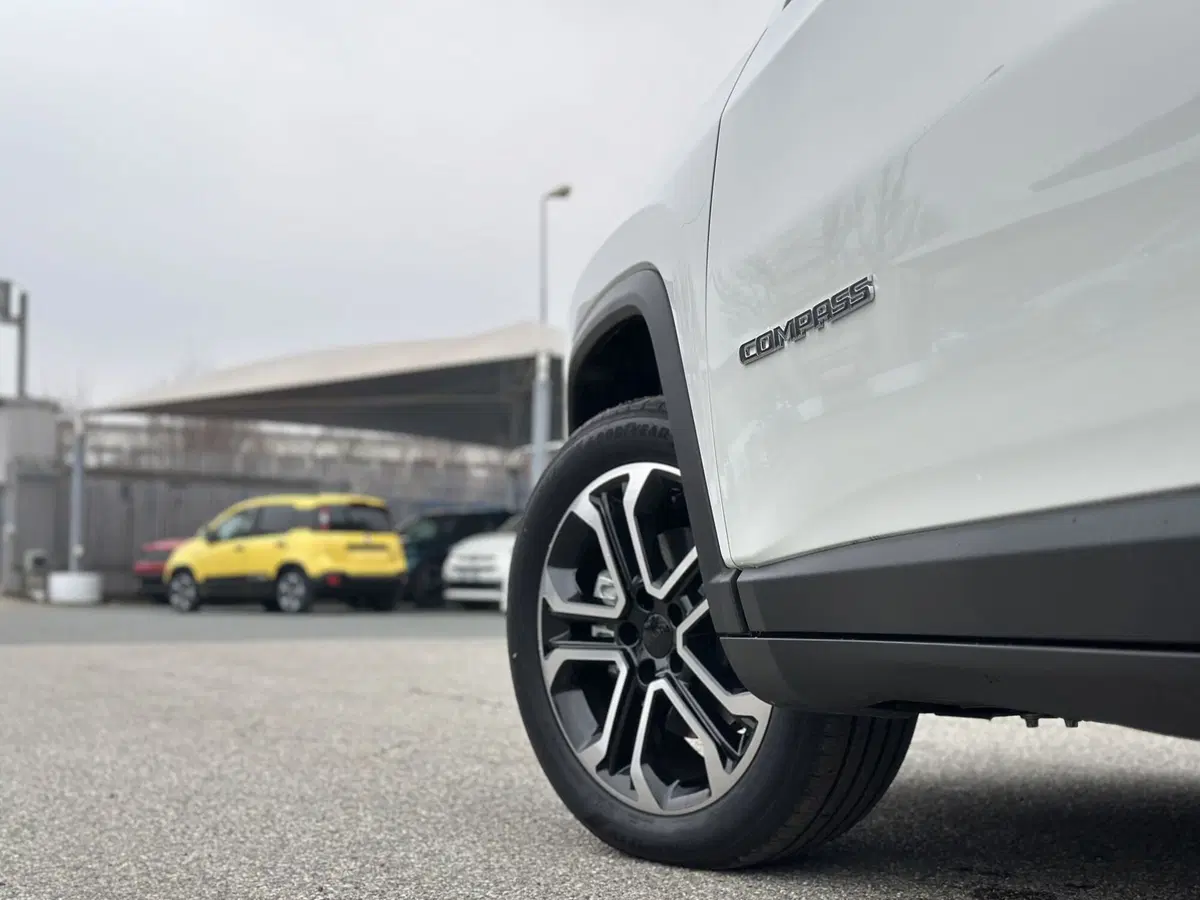 Jeep Compass nuova a Torino (10)