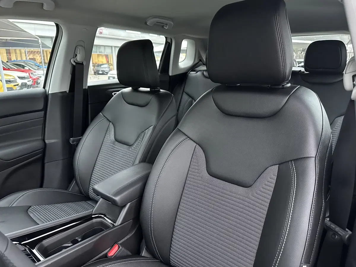 Jeep Compass nuova a Torino (11)