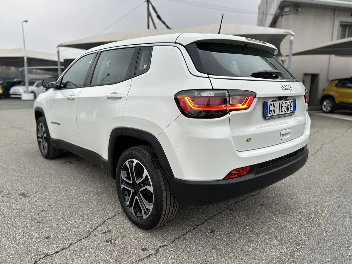 Jeep Compass nuova a Torino (5)