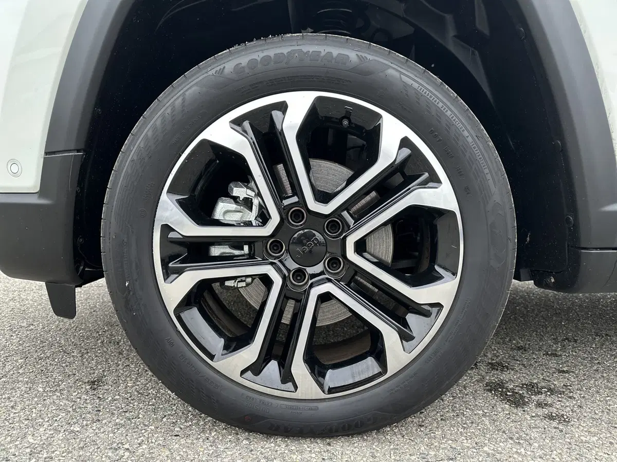 Jeep Compass nuova a Torino (9)
