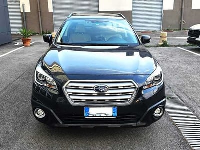 Subaru Outback 2.0d Lineartronic Unlimited del 2016 usata a Casapulla