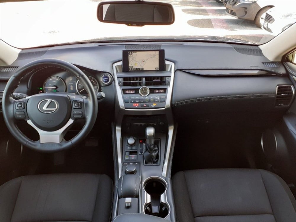 Lexus NX usata a Modena (9)