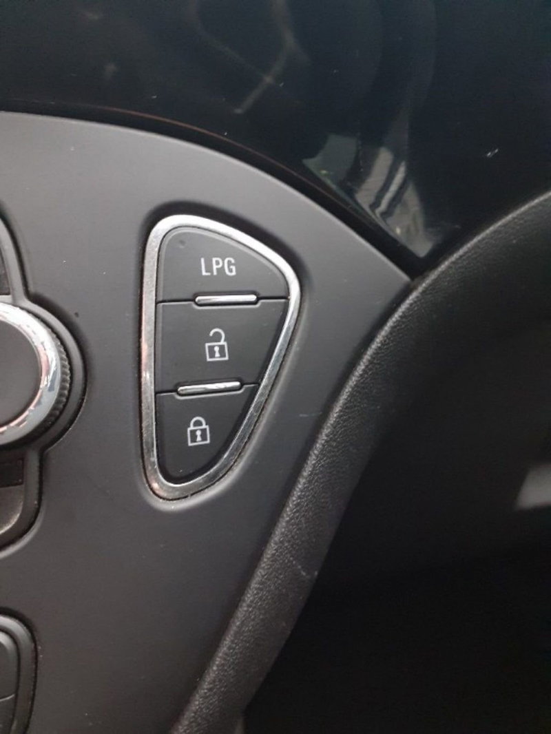 Opel Corsa usata a Modena (13)