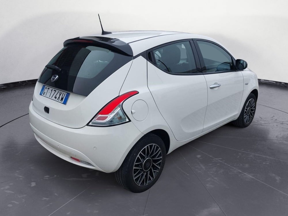 Lancia Ypsilon usata a Pavia (2)