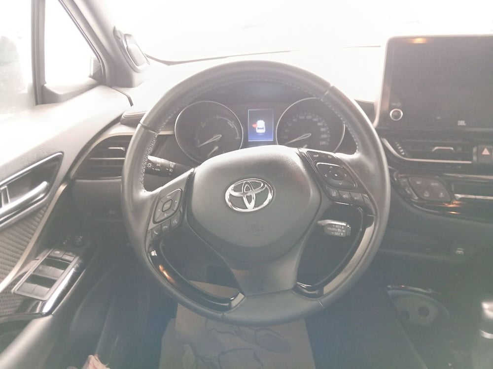 Toyota Toyota C-HR usata a Latina (13)