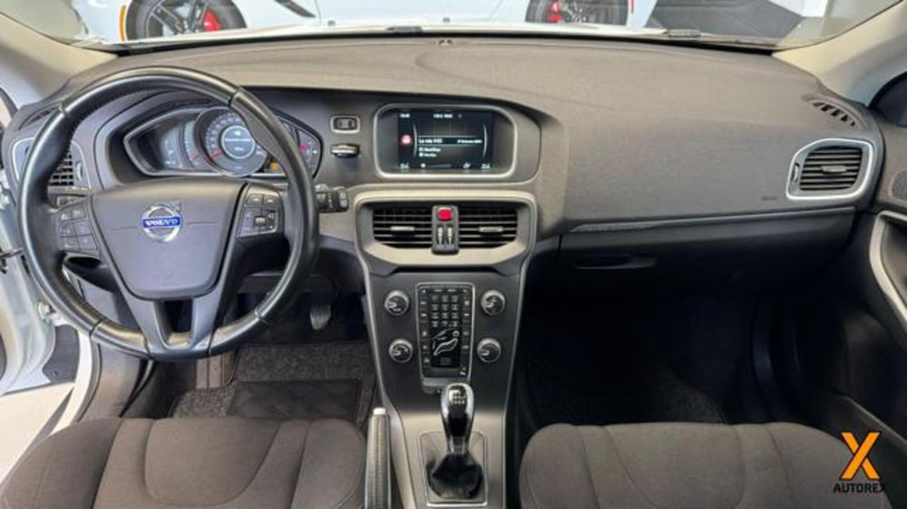 Volvo V40 Cross Country usata a Varese (11)