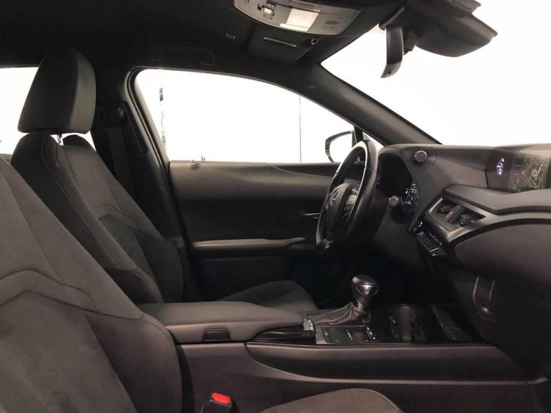 Lexus UX usata a Torino (7)