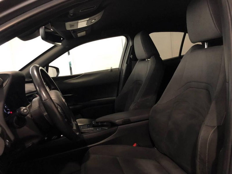 Lexus UX usata a Torino (9)