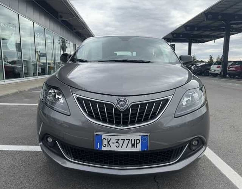 Lancia Ypsilon usata a Ravenna (2)