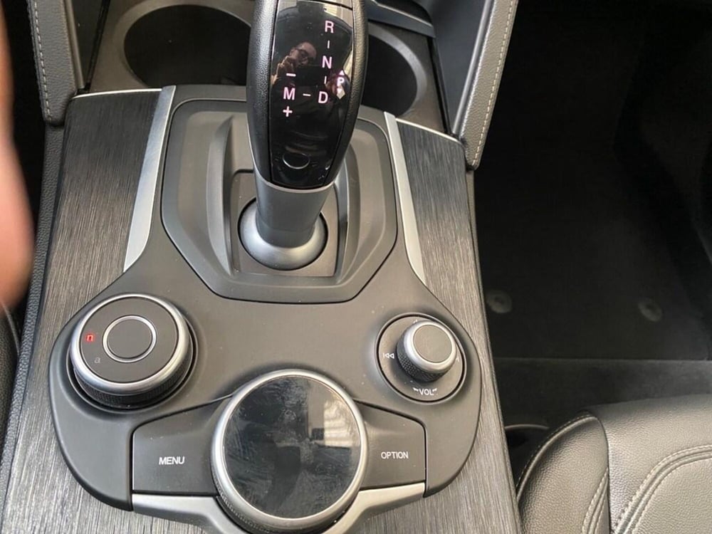 Alfa Romeo Stelvio usata a Torino (12)