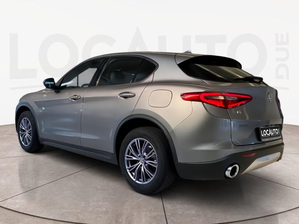 Alfa Romeo Stelvio usata a Torino (4)