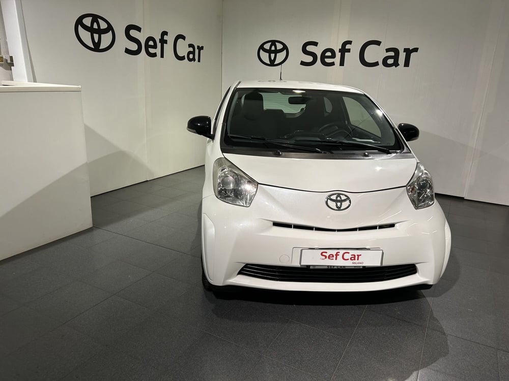 Toyota iQ usata a Milano (3)