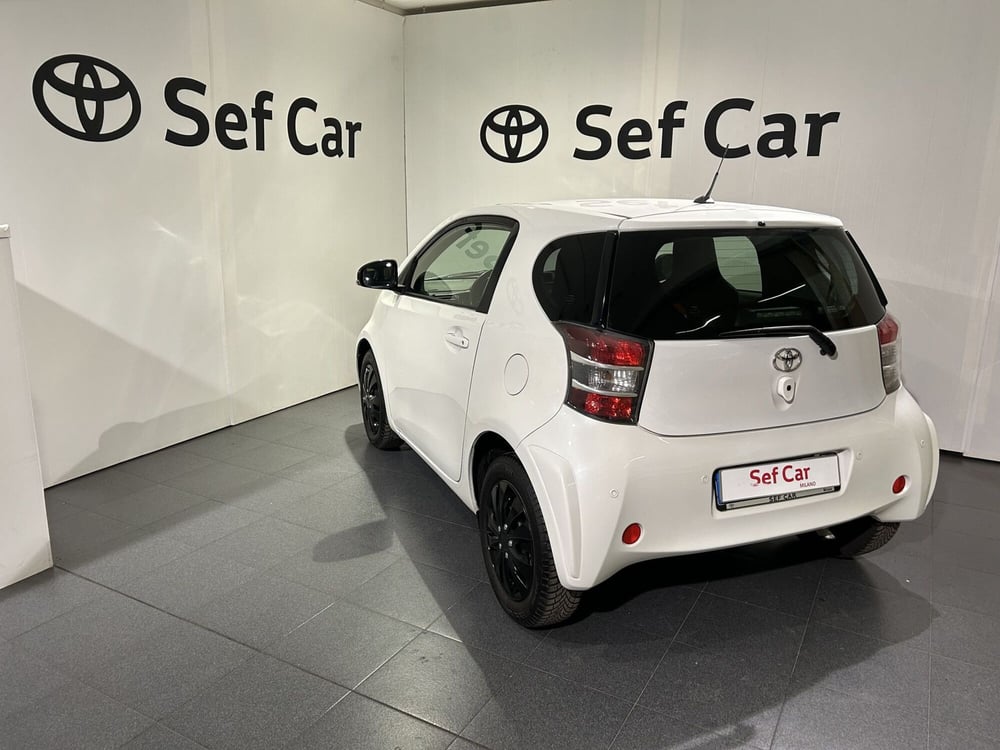 Toyota iQ usata a Milano (5)