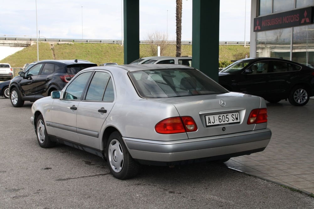 Mercedes-Benz Classe E usata a Pordenone (3)