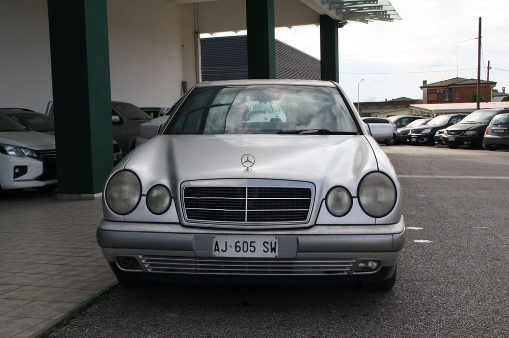 Mercedes-Benz Classe E usata a Pordenone (5)