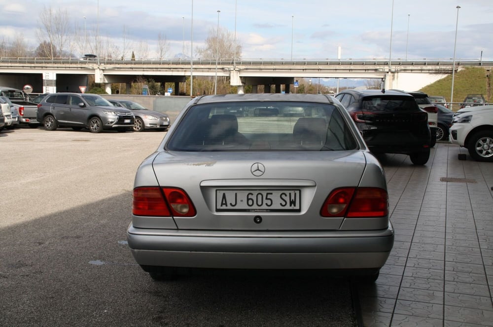 Mercedes-Benz Classe E usata a Pordenone (6)