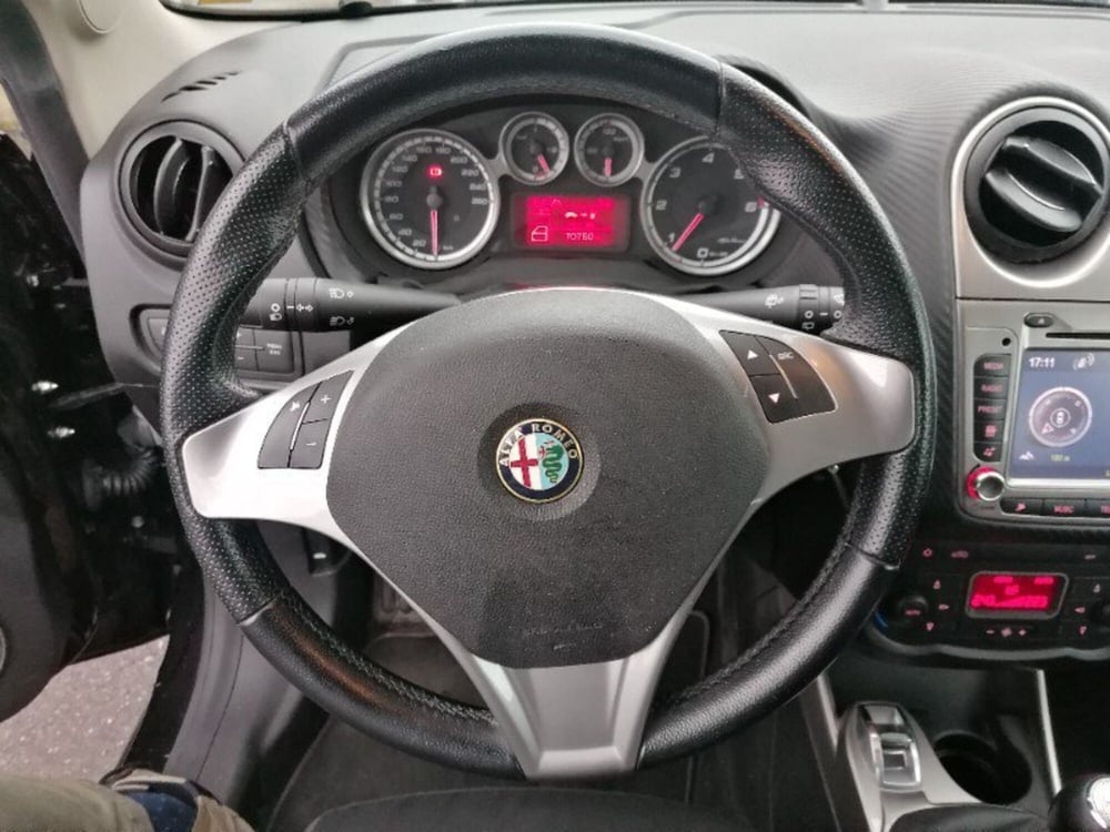 Alfa Romeo MiTo usata a Milano (11)