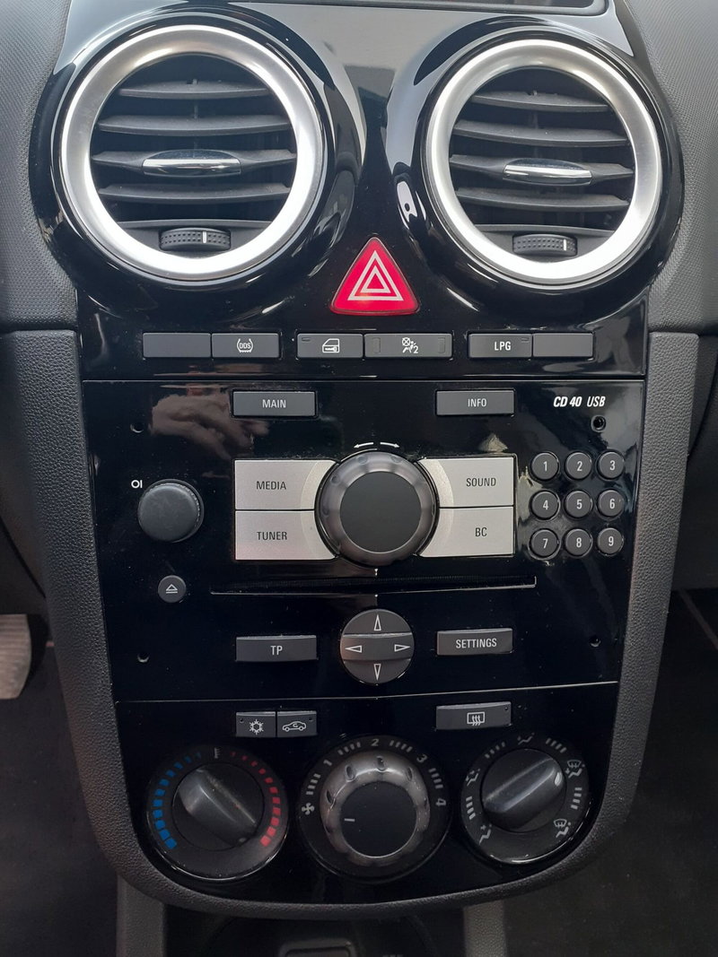 Opel Corsa usata a Modena (15)