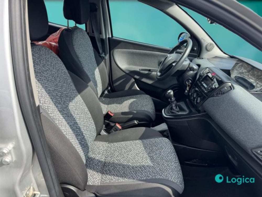 Lancia Ypsilon usata a Biella (12)