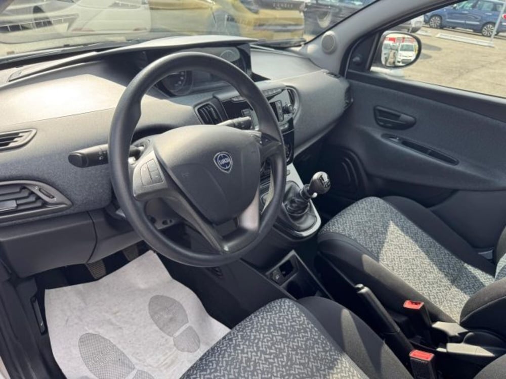 Lancia Ypsilon usata a Biella (13)