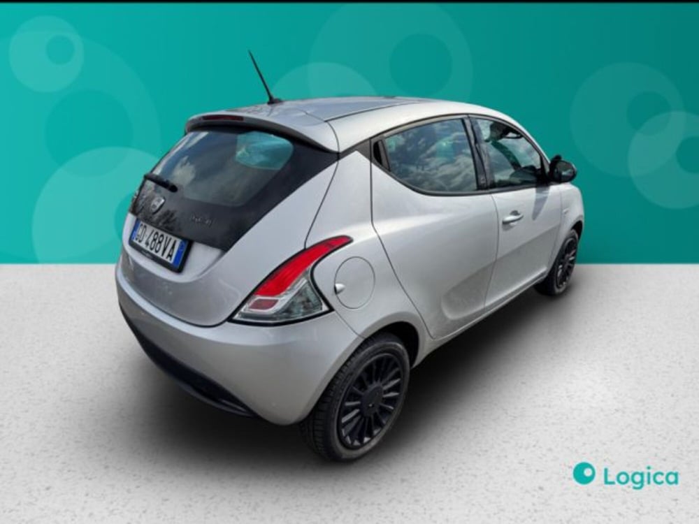 Lancia Ypsilon usata a Biella (7)