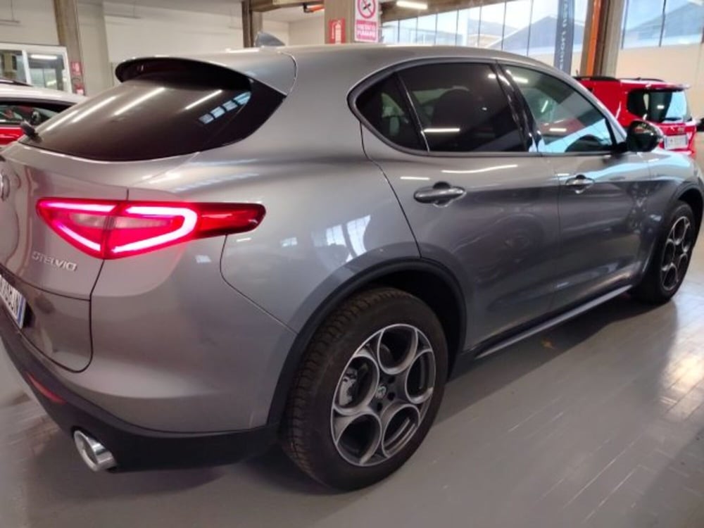 Alfa Romeo Stelvio usata a Forlì-Cesena (9)