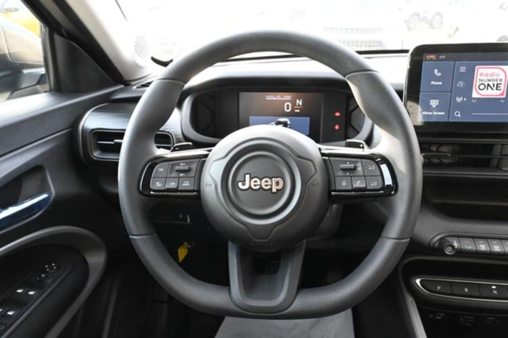 Jeep Avenger nuova a Torino (16)